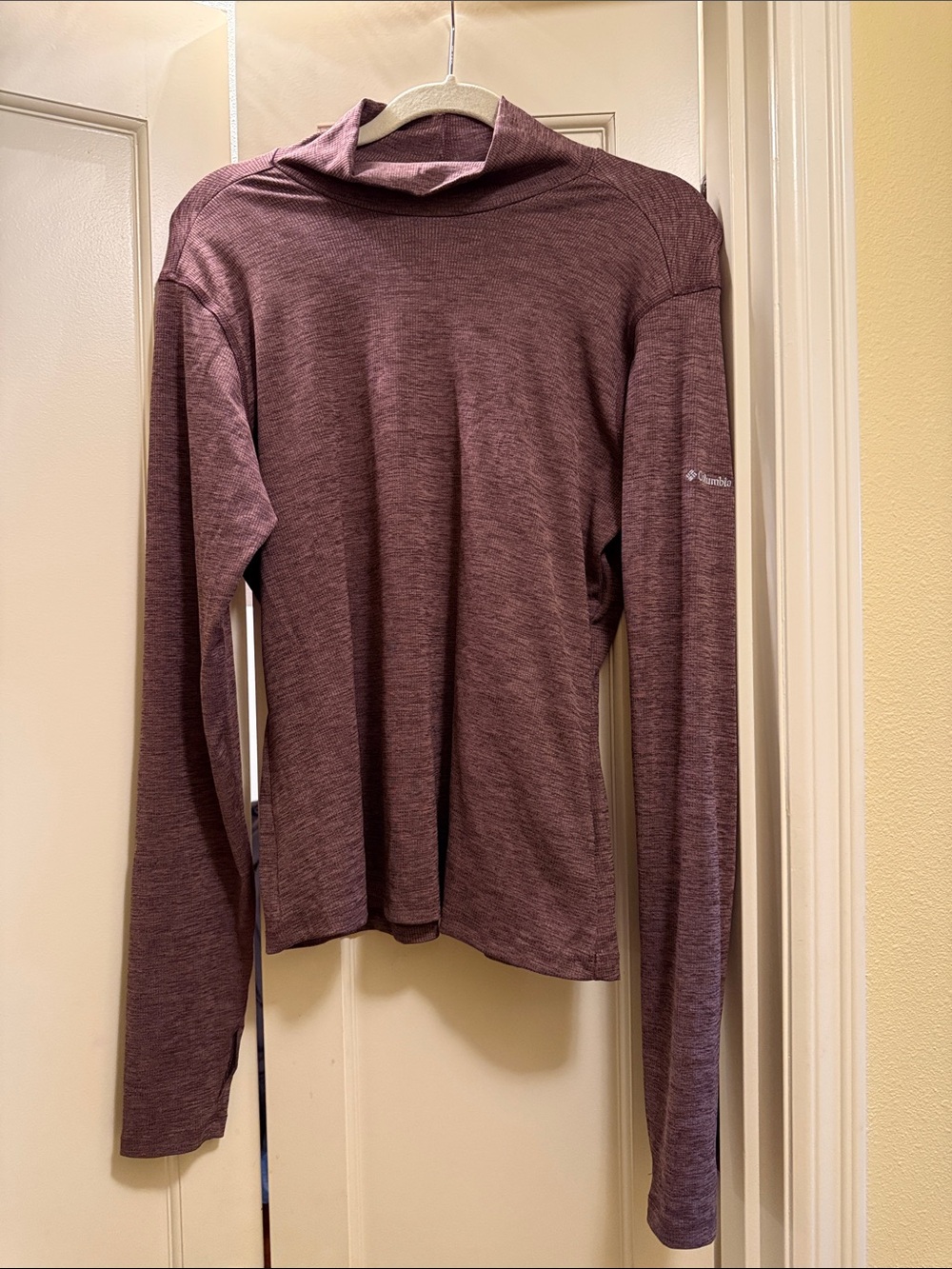 Columbia Women’s Long-Sleeve Heathered Plum Performance Top